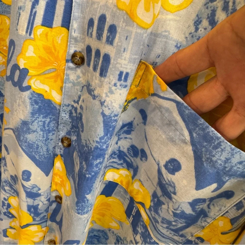 Social Awareness‎ UCLA Bruins Hawaiian Football Short Sleeve Button-Up XL #082